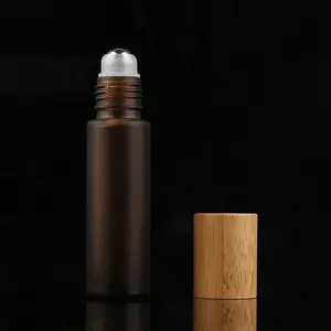 5毫升10毫升15毫升磨砂棕色滚筒瓶香水精油竹玻璃卷在瓶中，带竹盖和滚筒