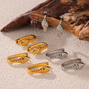 18k oro placcato in acciaio inox dichiarazione <span class=keywords><strong>serpente</strong></span> grandi cerchi gioielli animali <span class=keywords><strong>serpente</strong></span> cerchio <span class=keywords><strong>orecchini</strong></span> a cerchio <span class=keywords><strong>con</strong></span> zirconi cubici - Product Image 1