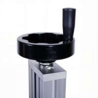 Machine de capsulage semi-automatique électrique de bureau facile à utiliser pour bouteilles de boissons, produits chimiques quotidiens et lait