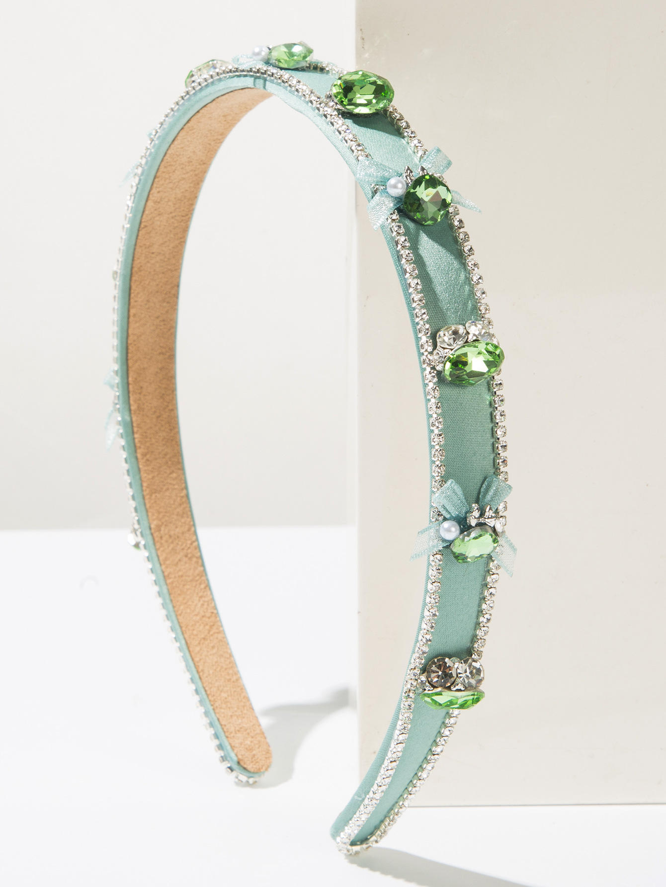 สีเขียว