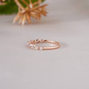 Anillo de banda de diamantes en oro rosa, joyería minimalista para mujer, anillo fino y elegante para compromiso, boda, uso diario, regalo - Product Image 2