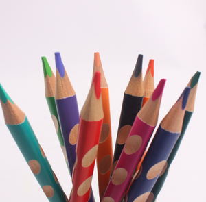 <span class=keywords><strong>Crayons</strong></span> de couleur <span class=keywords><strong>triangulaires</strong></span> en bois H-TONE avec aiguiseur de pinceaux 12 pièces ensemble d'art de haute qualité pour écoliers - Product Image 2