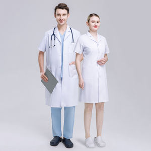 Uniforme Médico Personalizado con Logotipo para Hombre y Mujer, Bata <span class=keywords><strong>de</strong></span> <span class=keywords><strong>Laboratorio</strong></span> Blanca con Cuello <span class=keywords><strong>de</strong></span> Solapa, Manga Corta, Bata <span class=keywords><strong>de</strong></span> Doctor, Bata Quirúrgica <span class=keywords><strong>de</strong></span> Hospital - Product Image 2