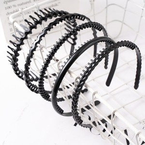 Diadema negra mate antideslizante para mujer, accesorio versátil para el cabello con hebilla de presión y borde dentado para niña - Product Image 2