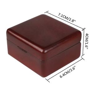 Caja <span class=keywords><strong>de</strong></span> música con manivela <span class=keywords><strong>de</strong></span> madera roja vino al por mayor profesional melodía <span class=keywords><strong>de</strong></span> <span class=keywords><strong>feliz</strong></span> <span class=keywords><strong>cumpleaños</strong></span> Duración <span class=keywords><strong>de</strong></span> sonido <span class=keywords><strong>de</strong></span> 18 segundos-Sinzyo Creative - Product Image 5