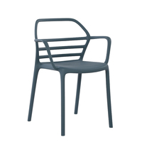 Vente en gros de chaises en plastique chaises modernes de restaurant chaises de loisirs en PP chaise de café empilable en plastique
