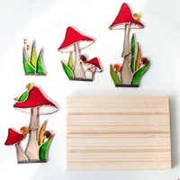 Artisanal Art Déco Vitrail Champignon Sun Catcher Cottagecore Inspiré Décor pour Étagères ou Cadeaux