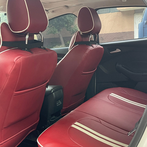 <span class=keywords><strong>Ford</strong></span> <span class=keywords><strong>Focus</strong></span> Berline d'occasion <span class=keywords><strong>2014</strong></span> avec caméra de recul, boîte automatique, sièges en cuir, pneus R15 – Offre saisonnière - Product Image 5