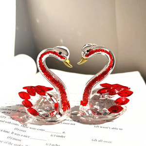 Commercio all'ingrosso bella decorazione di nozze romantico fatto a mano colore rosso cristallo coppia cigni per regalo - Product Image 4