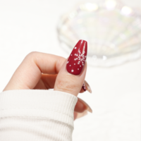 Uñas Postizas Navideñas con Diseño de Copo de Nieve Rojo y Reno, Uñas Postizas Color Rosa Nude en Forma de Ataúd