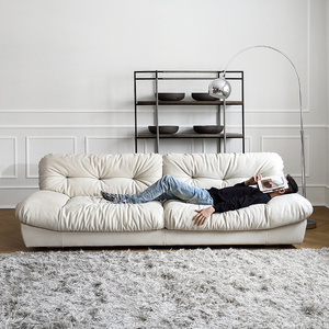Nouvel ensemble modulaire Chesterfield en tissu velours blanc nuageux, style luxe minimaliste, avec garnissage en duvet pour un confort optimal - Product Image 1