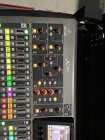 Console de mixage audio numérique Behringer X32 Compact 32 canaux reconditionnée avec écran tactile pour scène, DJ, concert, son live