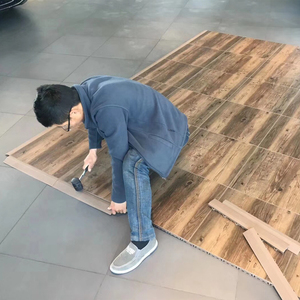 Pista de baile de boda de <span class=keywords><strong>vinilo</strong></span> <span class=keywords><strong>PVC</strong></span> con patrón de madera portátil barata y personalizada al por mayor - Product Image 2
