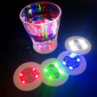 Sous-verres lumineux LED multicolores en gros pour bar, KTV, autocollants pour bouteilles de vin, utilisés pour la décoration de fêtes et de boîtes de nuit