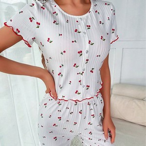 Pijamas de Mujer en Oferta, Ropa de Estar por Casa con Estampado de Cerezas, Pantalones Cortos de Manga Corta con Botones Delanteros - Product Image 3