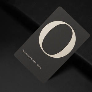 Elegante Tarjeta de metal negro con diseño de nota musical roja Tarjeta de metal creativa - Product Image 4