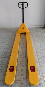 Transpaleta Manual de Alta Gama Extra Larga (2500 mm) con Capacidad de 2.5 Toneladas, Fabricada en Vietnam con 12 Meses de Garantía - Product Image 4