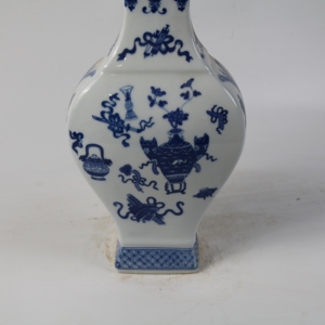 Jarrón de Porcelana Azul y Blanca Pintado a Mano de Jingdezhen con Patrón Antiguo Bogu, Adorno Decorativo para el Hogar, Regalo - Product Image 2