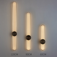 Applique murale LED moderne et simple en aluminium pour la décoration intérieure, idéale pour chambre à coucher et chevet