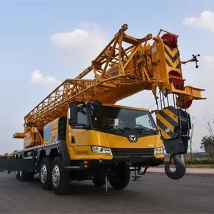 中国徐州60吨吊臂升降起重机Xct60_M移动式旋臂起重机卡车价格为建筑行业