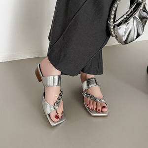 Sandales d'été pour femmes en cuir, style minimaliste métallique, couleur unie, à enfiler, plateforme, grande taille, bout carré - Product Image 6