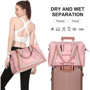 Muestra Gratuita, Bolsa de Viaje Deportiva Rosa Personalizada al por Mayor para Mujer, Bolsa de Mano para Gimnasio, Fin de Semana o Viajes Cortos con Logotipo - Product Image 5