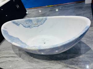 Nouvelles baignoires ovales magiques bleues, baignoires autoportantes en pierre, pour hôtels et villas - Product Image 1