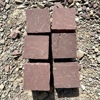 Pavés en blocs de pierre naturelle de sable brun automnal Shivara Stones |   Design rustique coupé à la main pour allées, patios et aménagements paysagers |   Total