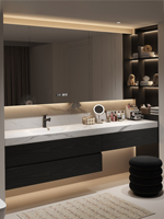 Meuble-lavabo mural de salle de bain de style minimaliste et luxueux à la italienne, avec miroir intelligent pour le lavage et le maquillage