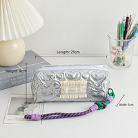 Trousse à crayons matelassée argentée avec dragonne en corde néon, pochette de maquillage Y2K, trousse à cosmétiques zippée grande capacité, organiseur de papeterie pour filles