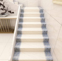 Carreaux de sol et marches d'escalier en porcelaine effet marbre Carrara brillant pleine masse, aspect marbre de Foshan, carreaux de marches en céramique blanc Carrara