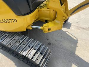 รถขุดขนาดเล็ก Komatsu PC35 มือสอง น้ำหนัก 3.5 ตัน นำเข้าจากญี่ปุ่น พร้อมปั๊มไฮดรอลิก KYB และมอเตอร์เกียร์บ็อกซ์แบบมีลูกปืน สำหรับตรวจสอบผ่านวิดีโอ ขาย - Product Image 4