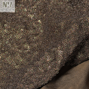 Tela de Punto Elástica Nanyee Textile Micro de 3 mm con Lentejuelas Brillantes Color Café Oscuro Bordadas en Toda la Superficie - Product Image 3