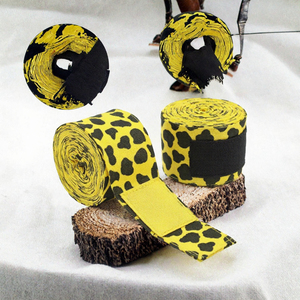 Vendas elásticas autoadhesivas de tela no tejida con estampado animal amarillo y negro para muñeca, ideales para fitness y entrenamiento de boxeo. - Product Image 3