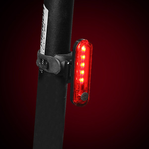 Luz trasera para bicicleta Antuke 056, luz LED de seguridad recargable por USB roja con 4 modos para conducción nocturna, accesorio para ciclismo - Product Image 2