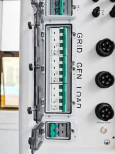 Système de stockage d'énergie solaire tout-en-un empilable haute tension DC400V 40KWH avec module intégré de 24KW - Product Image 5