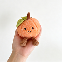 Breloque en peluche réaliste en forme de pêche, cadeau idéal, porte-clés, breloque de sac douce, fruits mignons en forme 3D, accessoires pour clés de voiture