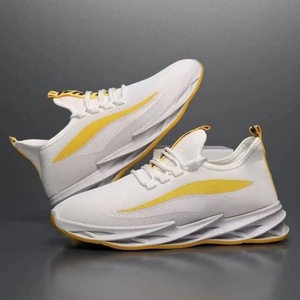 Scarpe sportive da uomo in mesh - <span class=keywords><strong>Nero</strong></span> <span class=keywords><strong>e</strong></span> <span class=keywords><strong>rosso</strong></span>, eleganti, traspiranti <span class=keywords><strong>e</strong></span> comode per la corsa <span class=keywords><strong>e</strong></span> l'uso quotidiano - Product Image 5