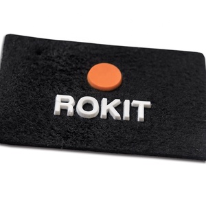 Logotipo de marca de silicona de goma personalizado de fábrica Etiquetas de base de fieltro de silicona suave de <span class=keywords><strong>alta</strong></span> <span class=keywords><strong>densidad</strong></span> elevadas 3D Parches para planchar para ropa - Product Image 2