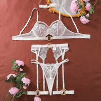 Nouveauté 2024 Ensemble de lingerie sexy en dentelle pour femmes Ventes chaudes Styles d'amour matures Sous-vêtements transparents Broderie Tissu léger
