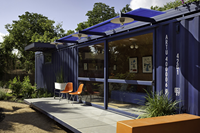 Maison de conteneur modulaire préfabriquée avec façade en verre de style moderne pour hôtel