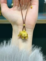 Pendentif Éléphant Porte-Bonheur Doré, Artisanat Ancien National, Zircon Double Face, Design Rétro Original et Abordable