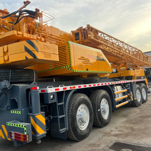 Grúa sobre Camión Zzomlion/SANYY/X-C-M-G QY85KA de 85 Toneladas de Segunda Mano con Motor, Capacidad de Carga Máxima de Elevación de 40M, en Venta en SHANGHAI - Product Image 1