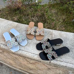 Sandalias Planas de Mujer con Pedrería Colorida, Correa en H, Punta Cuadrada, Cómodas para Uso Diario, Casual y al Aire Libre - Product Image 1