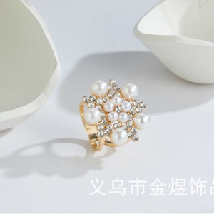 Hebilla de pañuelo con perlas y diamantes en forma de estrella para mujer, accesorio elegante para camisa, otoño 2023, fabricado en Jinhua - Product Image 2