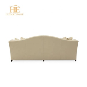 Canapé rembourré en tissu Teddy imitation fourrure de mouton Kali de Meridian Furniture pour salon - Product Image 3