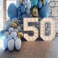 Vente en gros de petites LED personnalisées Lettres de chapiteau à piles numérotées 3D pour décoration de fête d'anniversaire de mariage