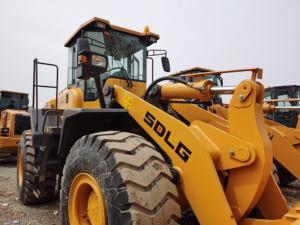 Chargeuse sur pneus d'occasion de haute qualité Chargeur frontal avec composants de base-Moteur et pompe Charge nominale de 5 tonnes vendue à bas prix - Product Image 3