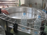 Machine à débrouiller les bouteilles en plastique