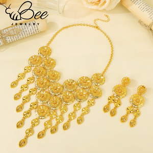 Parure de bijoux de mariée élégante et unique en alliage plaqué or 24 carats pour femme, avec grandes boucles d'oreilles lourdes, style occidental romain - Product Image 3